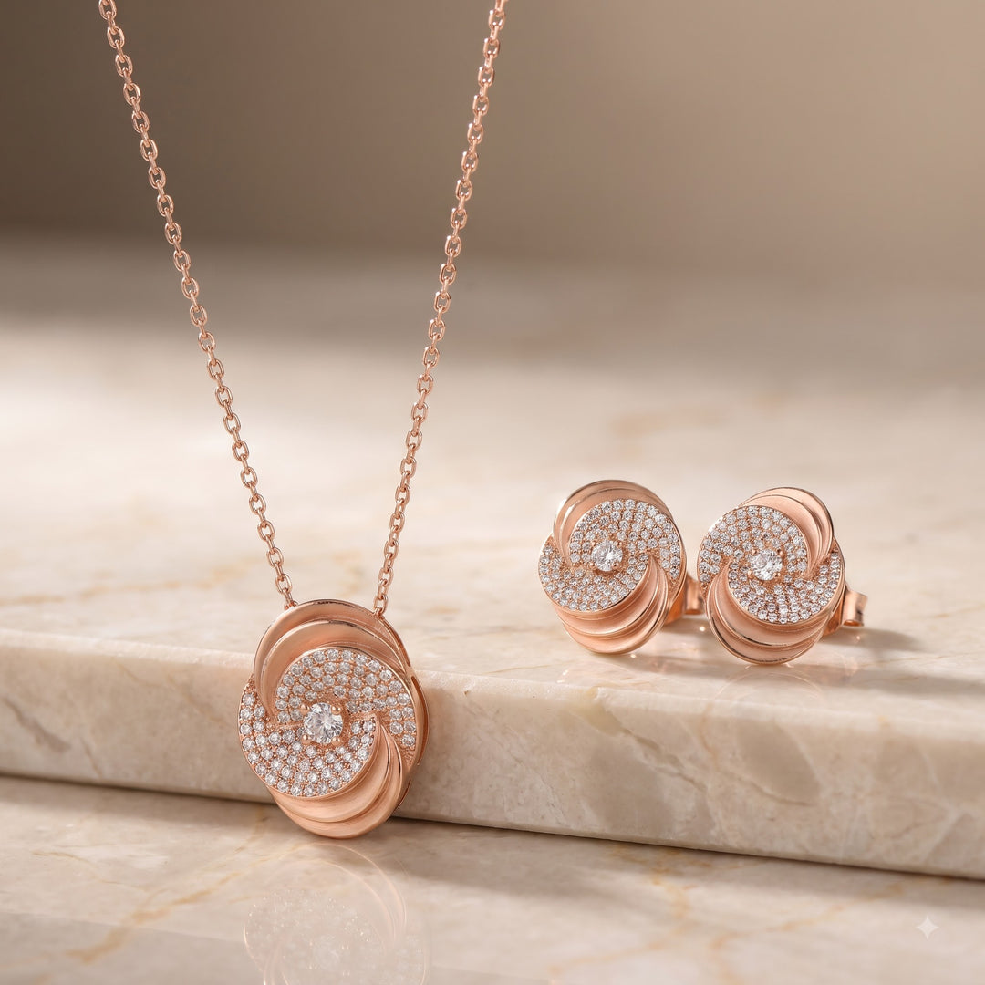 Flowing Curves Silver Necklace