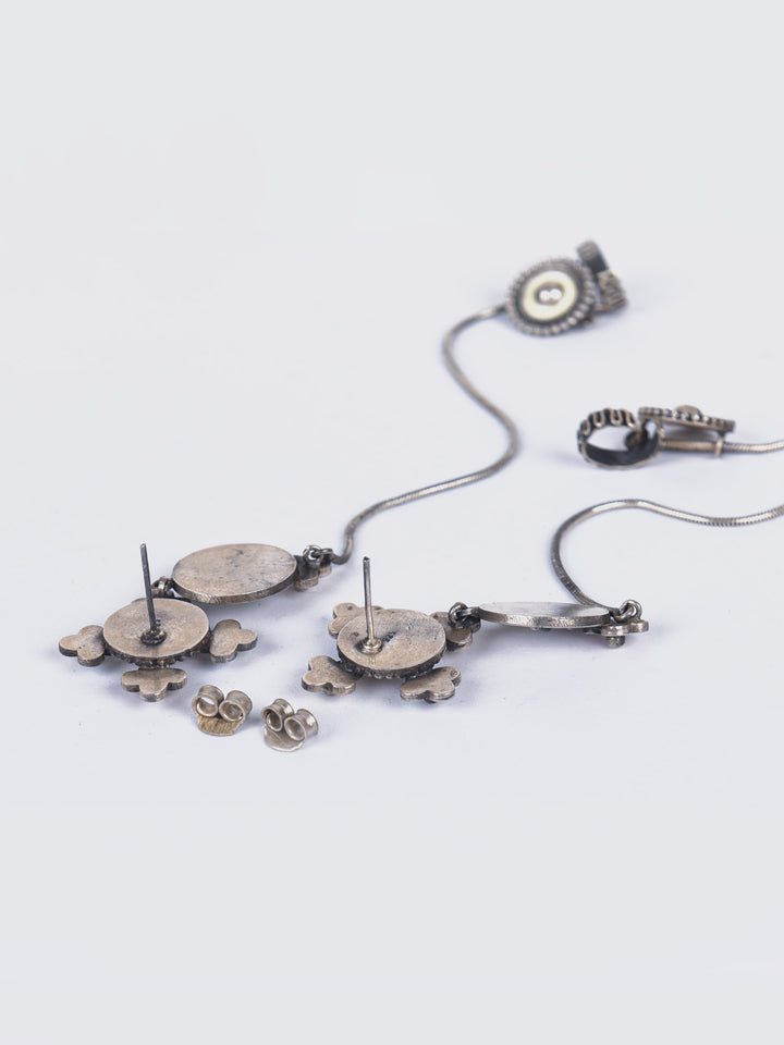 Mantra 925 silver oxidized earring