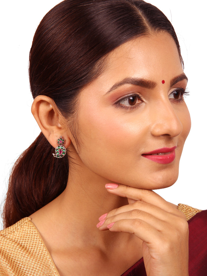 Shriya Stud