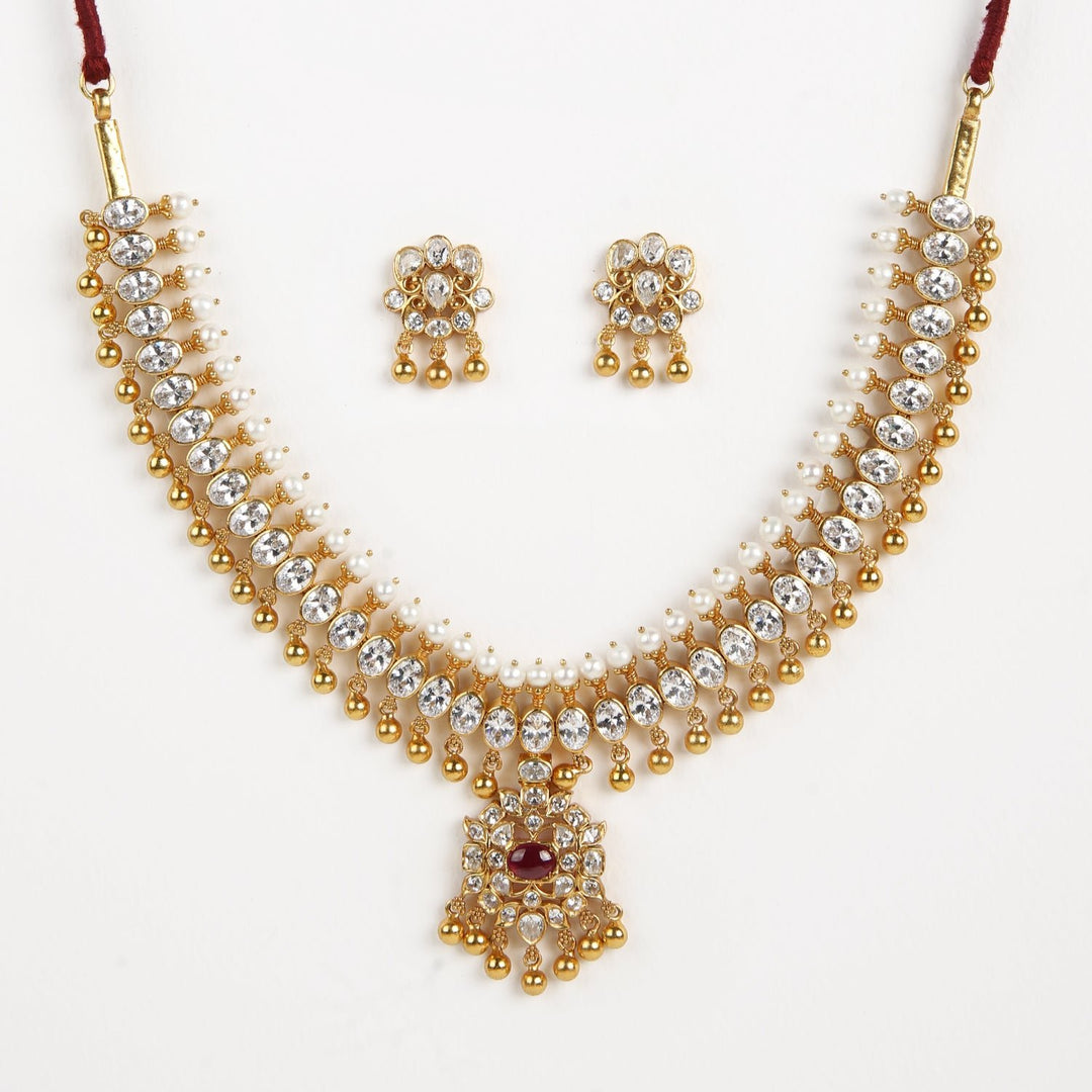 Parvi Necklace