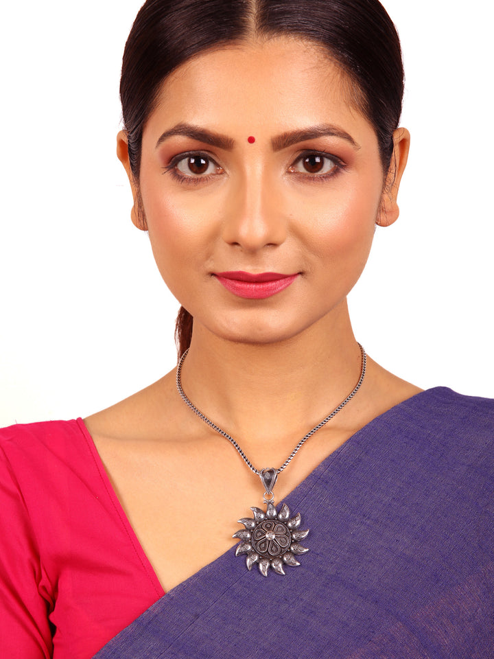 Mitra Pendant Necklace