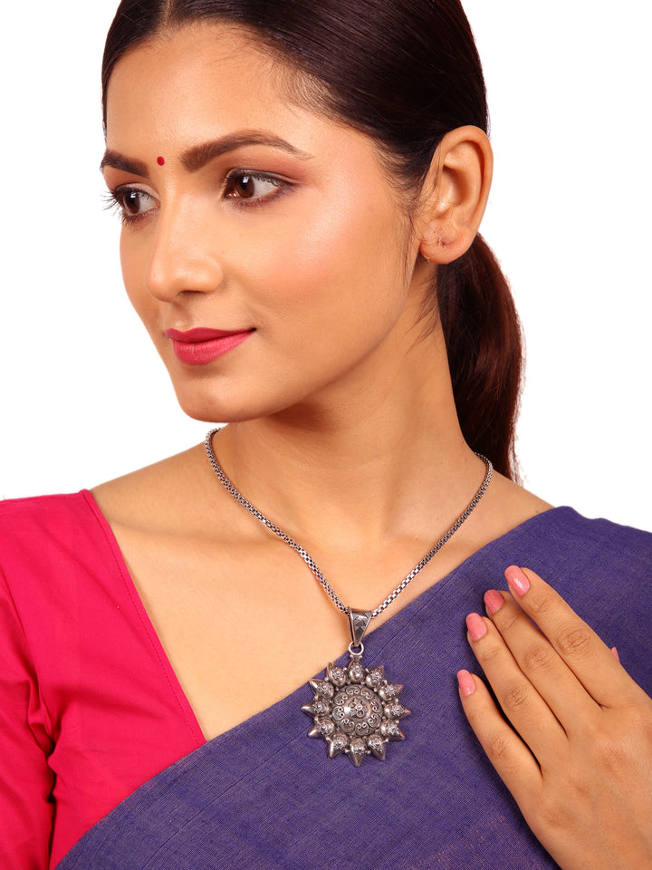 Savitra Necklace