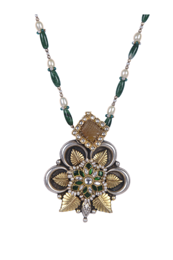 Decorative necklace with a floral pendant