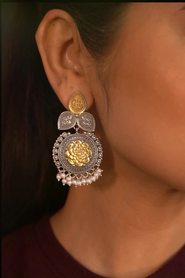 Naisha 925 silver contemporary dual tone earring