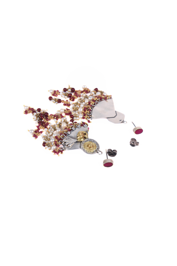 Necklace with multicolored beads and a pendant