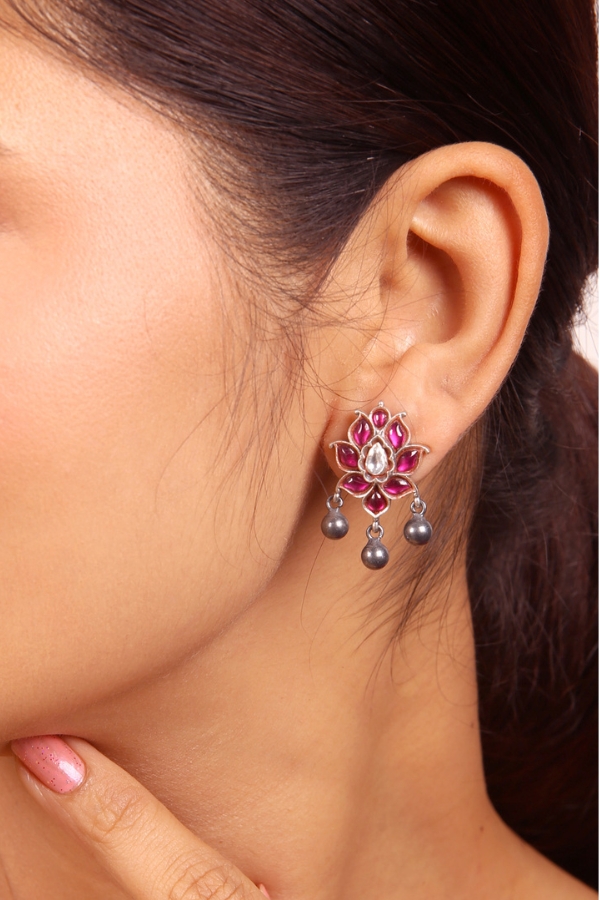 Aarti Stud - 925 silver oxidized