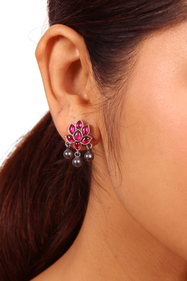 Aashi Stud - 925 silver oxidized