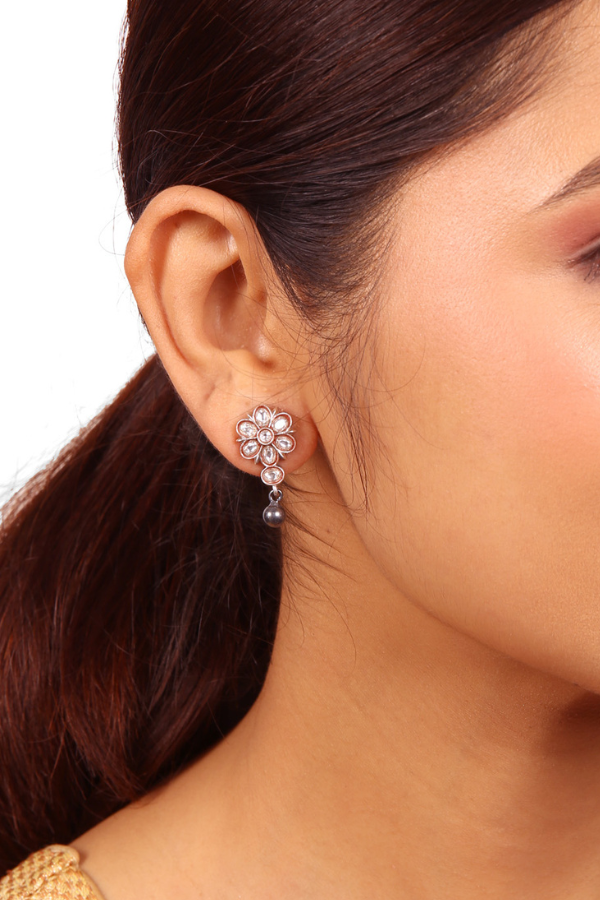 Akshaya Stud - 925 silver oxidized