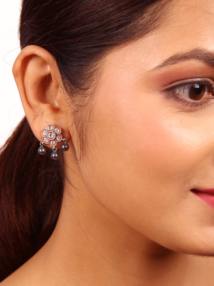 Anika Stud - 925 silver oxidized - Earrings
