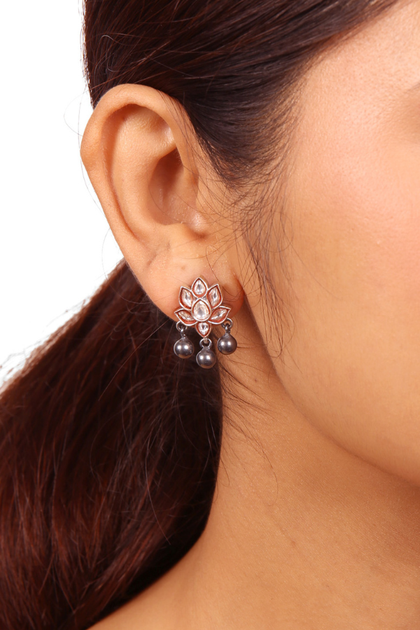 Anshula Stud - 925 silver oxidized
