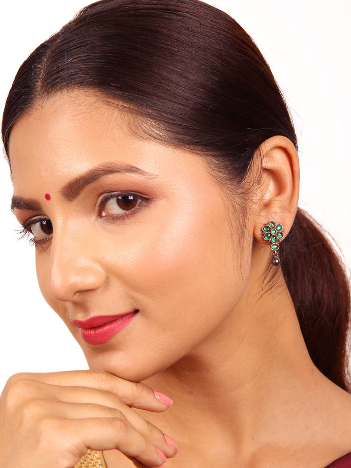 Anuka Stud - 925 silver oxidized - Earrings