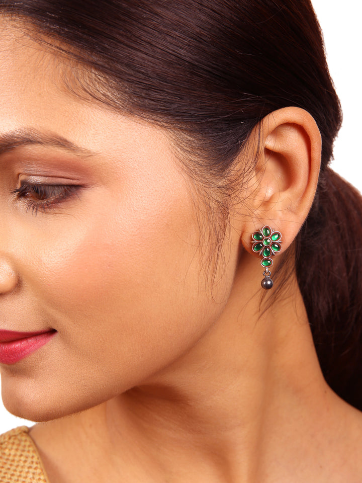 Anuka Stud - 925 silver oxidized - Earrings