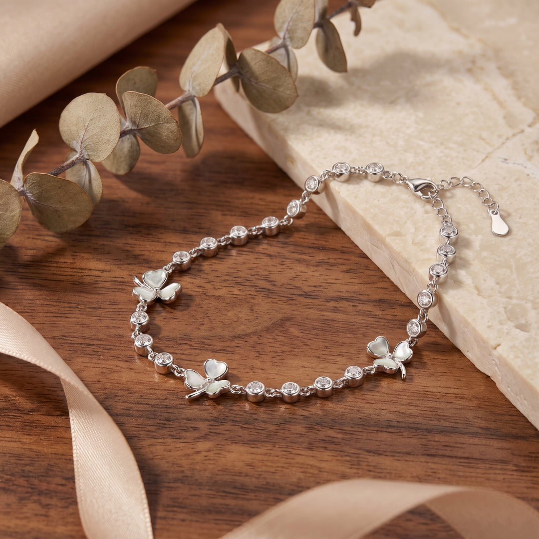 Leaf shape bracelet