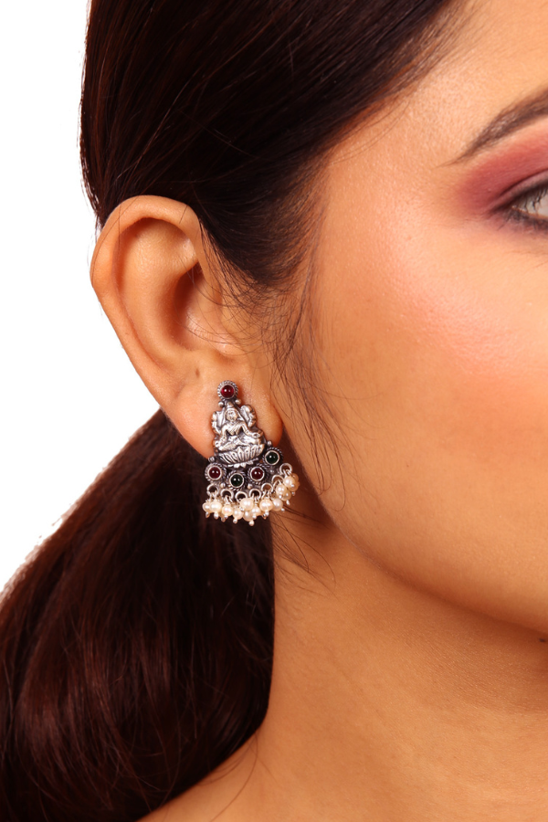 Harini Stud - 925 silver oxidized