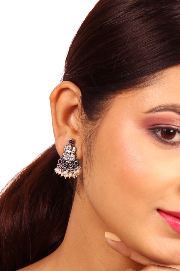 Harini Stud - 925 silver oxidized