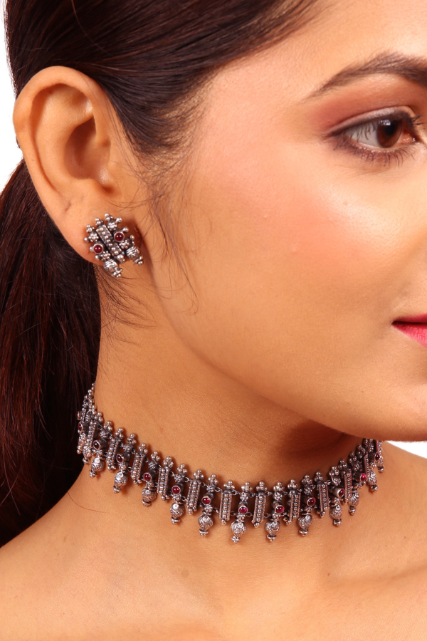 Indira Necklace - 925 oxidized silver