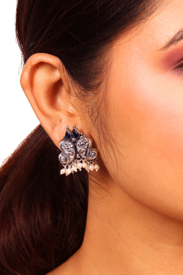 Naina Stud - 925 silver oxidized
