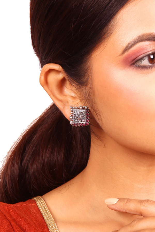 Namrata Stud - 925 silver oxidized