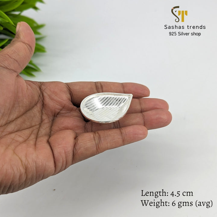 925 Silver mini lamp / Silver mini diya / Silver vilakku