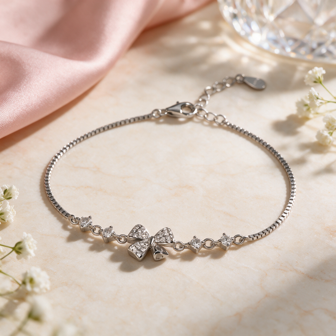 Silver chain bracelet, bow 