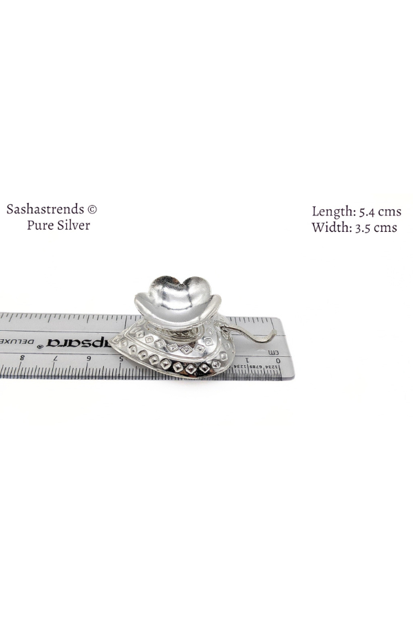 Pure silver heart diya/lamp- pure silver gift items- silver pooja items for home, return gift for navarathri, wedding & housewarming