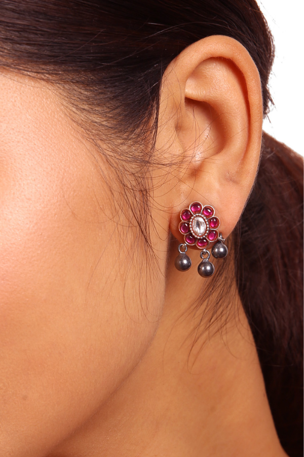 Shanvi Stud-925 silver oxidized
