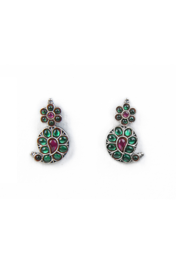 Pair of earrings with green and red gemstones