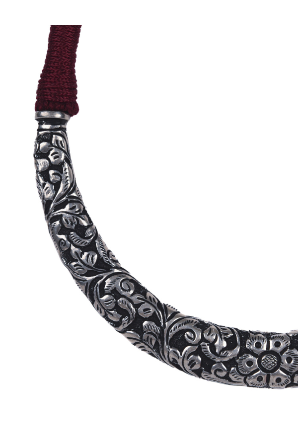 intricate pattern-silver hasli necklace