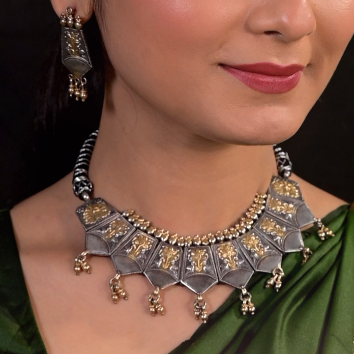 Neysa contemporary dual-tone 925 Silver necklace