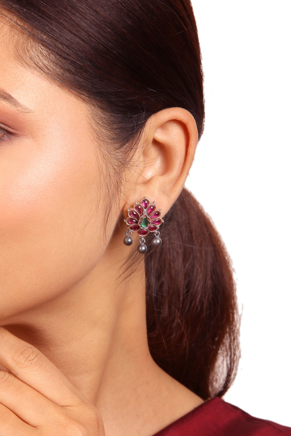 Tarini Stud - 925 silver oxidized