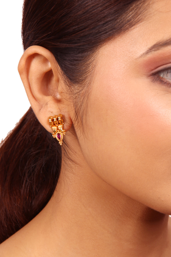 Tulika Stud - 925 silver gold polish