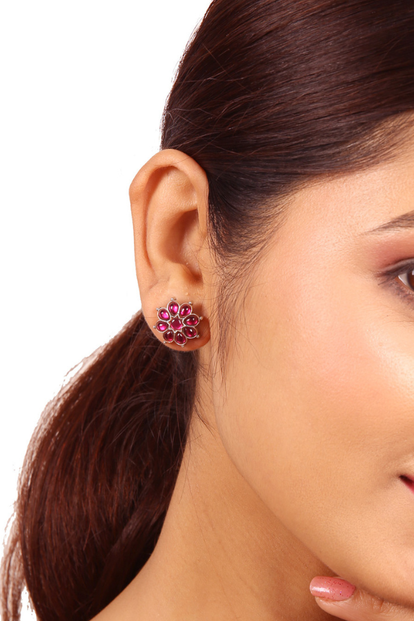 Uditi Stud - 925 silver oxidized