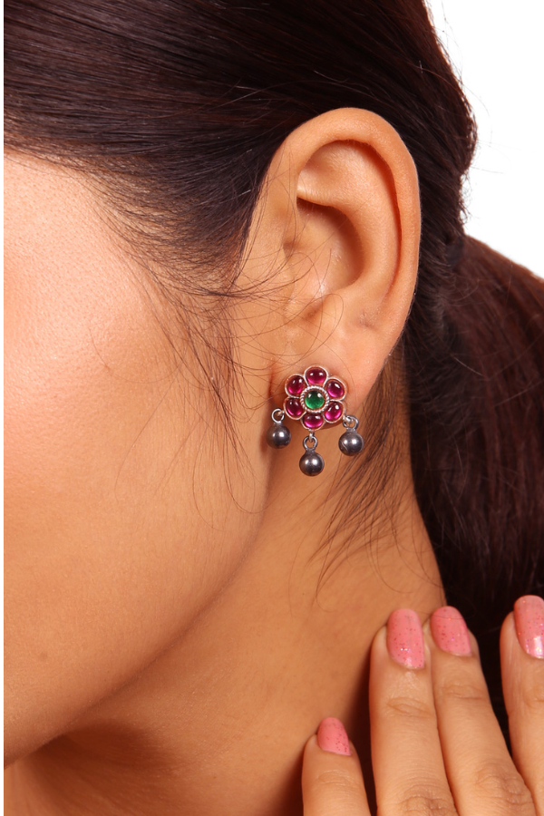 Uttara Stud - 925 silver oxidized