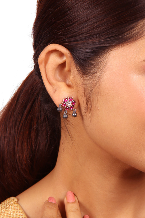 Vainavi Stud - 925 silver oxidized