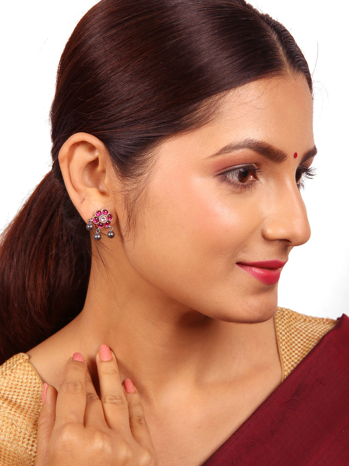 Vainavi Stud - 925 silver oxidized - Earrings