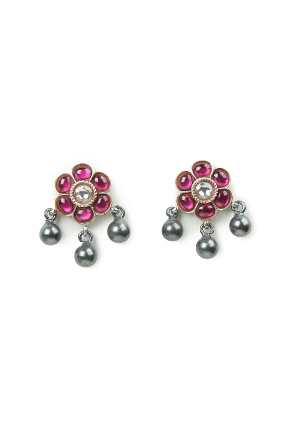 Pair of floral earrings with pink gemstones 