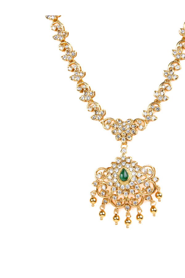 Gold necklace with a pendant