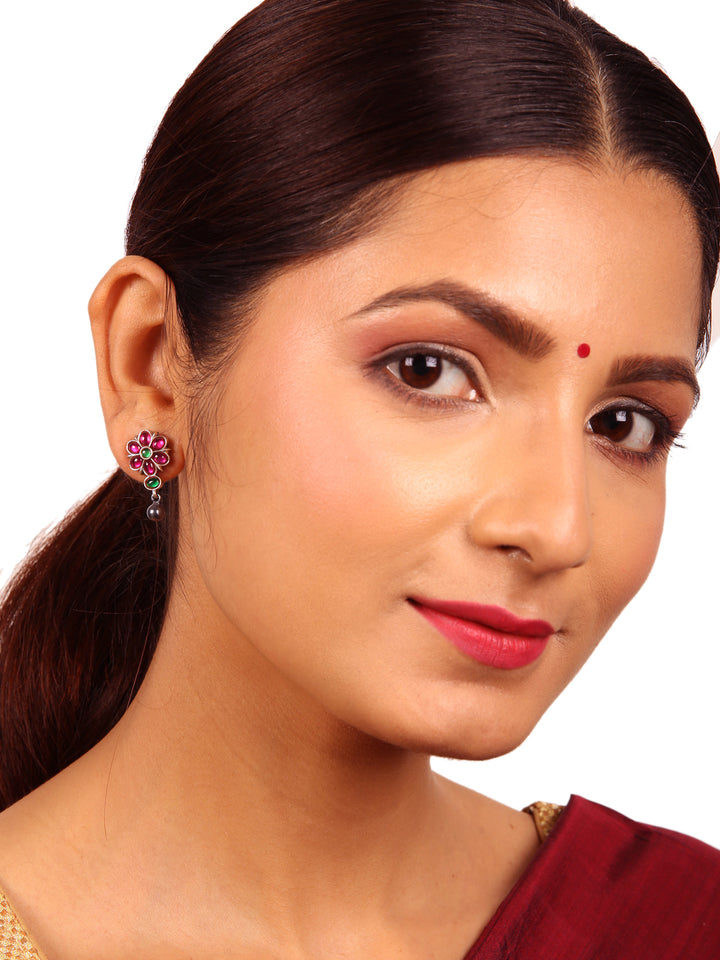 Yajna Stud - 925 silver oxidized - Earrings