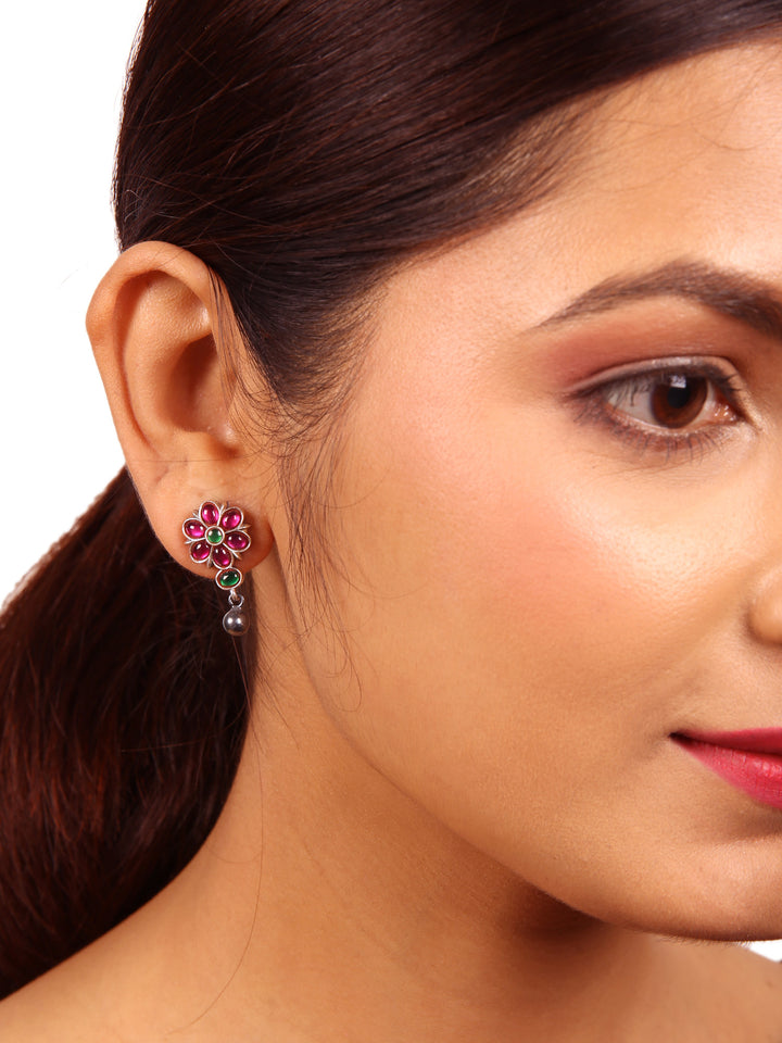 Yajna Stud - 925 silver oxidized - Earrings