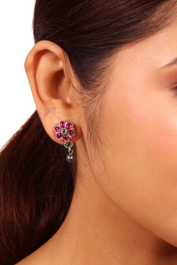 Yajna Stud - 925 silver oxidized