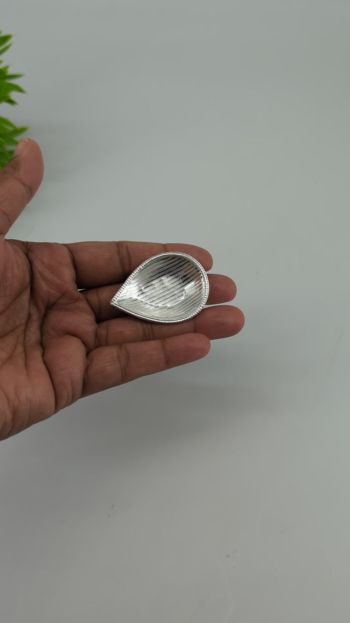 925 Silver mini lamp / Silver mini diya / Silver vilakku
