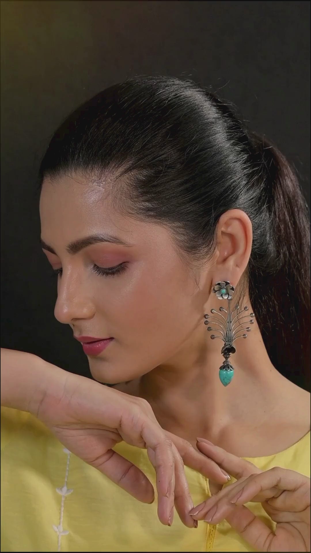 Mitu 925 silver oxidized earring