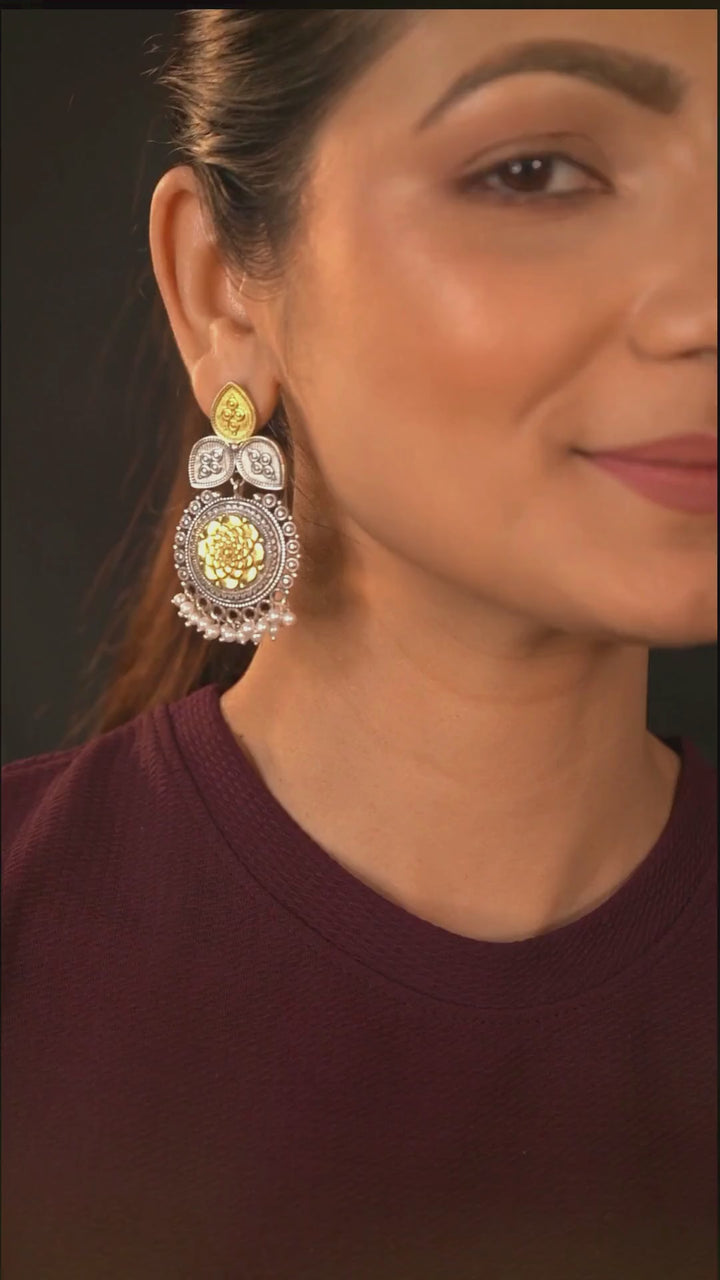 Naisha 925 silver contemporary dual tone earring