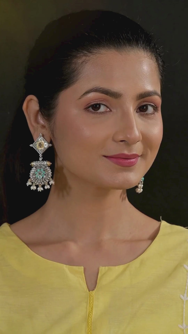Nirja contemporary dual-tone 925 silver earring