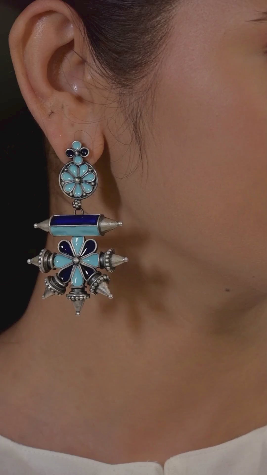Omaja 925 silver oxidized earring