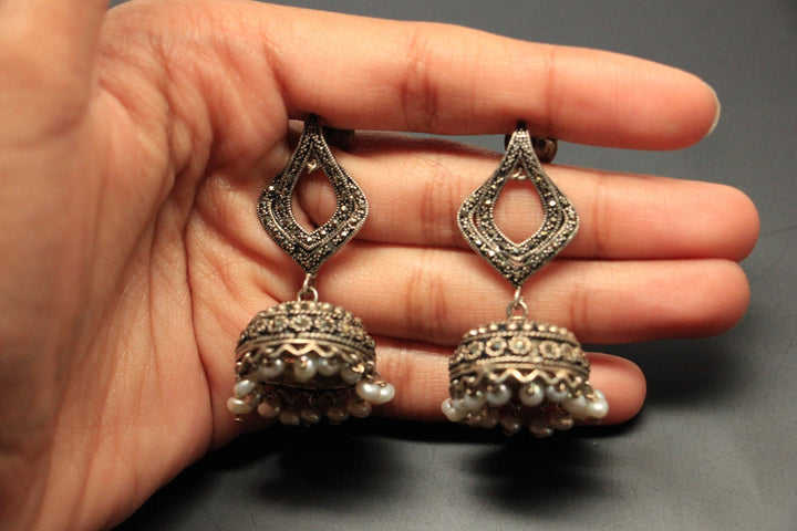 Chaarvi jhumka